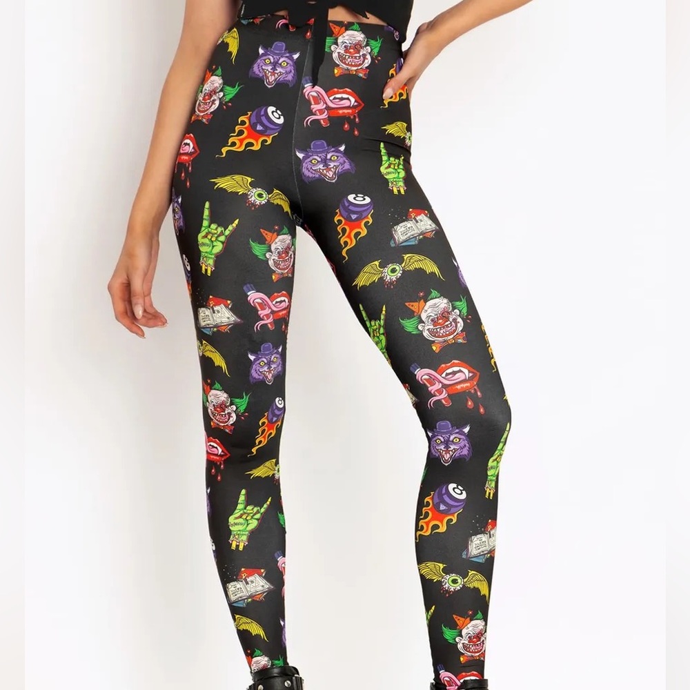Blackmilk “﻿CREEPTURE FEATURE BLACK HWMF LEGGINGS” Size Medium M NWT Creepy Dark